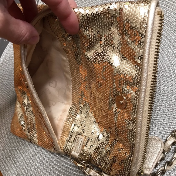 Bebe Gold Sequin Clutch - Picture 5 of 7